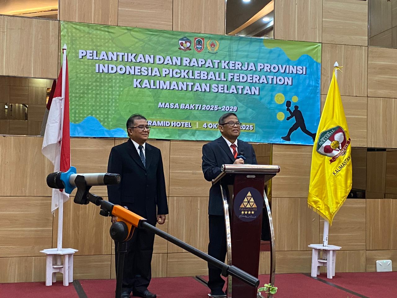 Sutarto Hadi saat memberikan sambutan usai dilantik menjadi ketua IPF Kalsel.