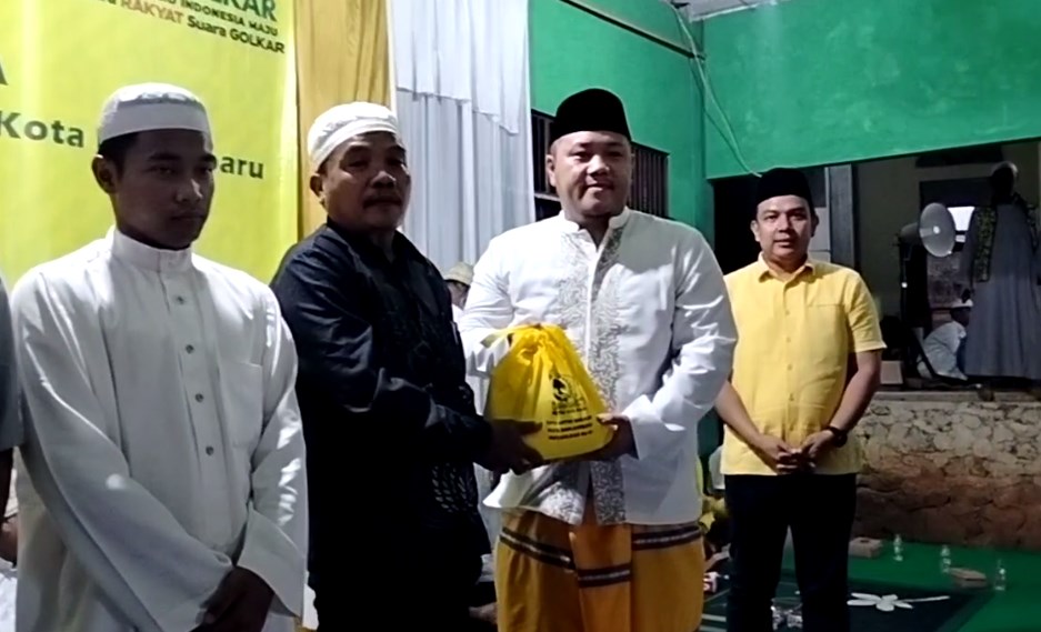 Pembagian 1.500 Paket Sembako (Foto : Duta TV)