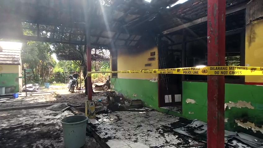 Ruang Guru Terbakar, Aktivitas Belajar Siswa SDN 2 Kemuning Dilakukan Daring