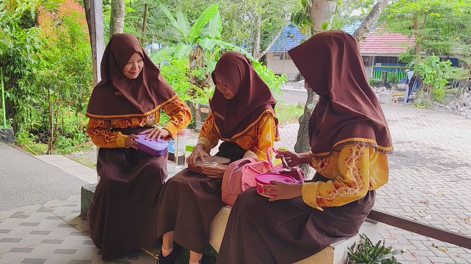 program mbg di SMPN 33 Banjarmasin disetop sementara