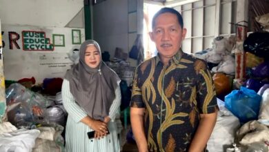 Anggota DPRD Provinsi Kalimantan Selatan, Gusti Abidinsyah, mensosialisasikan nilai-nilai Pancasila kepada warga Sekumpul, Martapura.