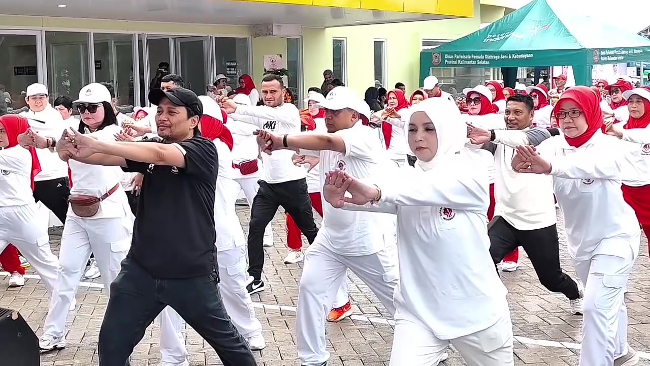 :HUT Ke-44 YJI Kalsel: Ratusan Warga Ikuti Senam dan Baksos Sehat
