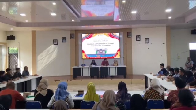 Pelatihan Penjamah Makanan Bagi SPPG