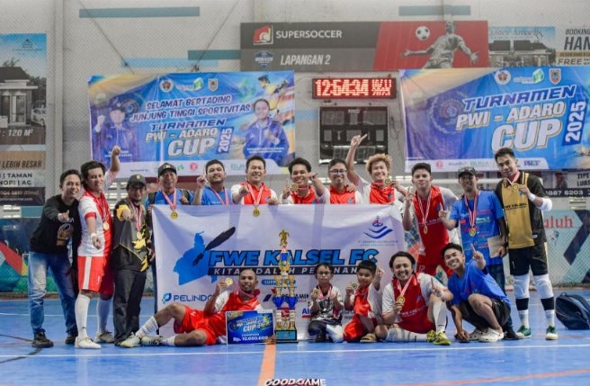 FWE Juara Turnamen Futsal PWI–Adaro Cup 2025