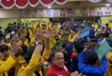 mahasiswa bem se kalsel duduki gedung paripurna