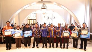 Bupati Andi Rudi Latif Anugerahkan Tanah Bumbu Inovatian Award 2025 dan Buka Bimtek Inovasi Daerah