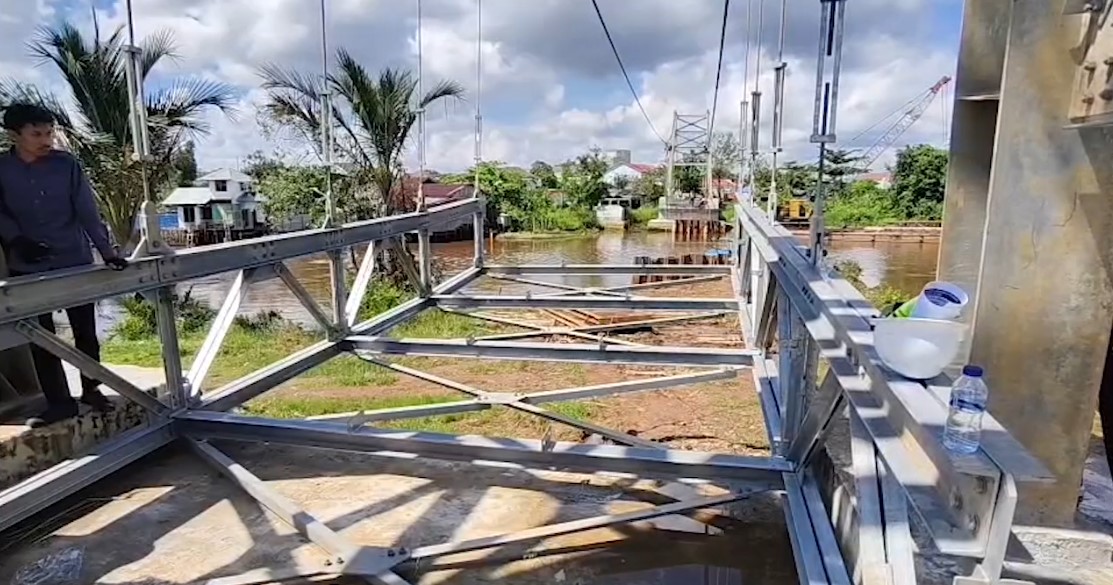 jembatan Cemara Ujung dan Sungai Andai