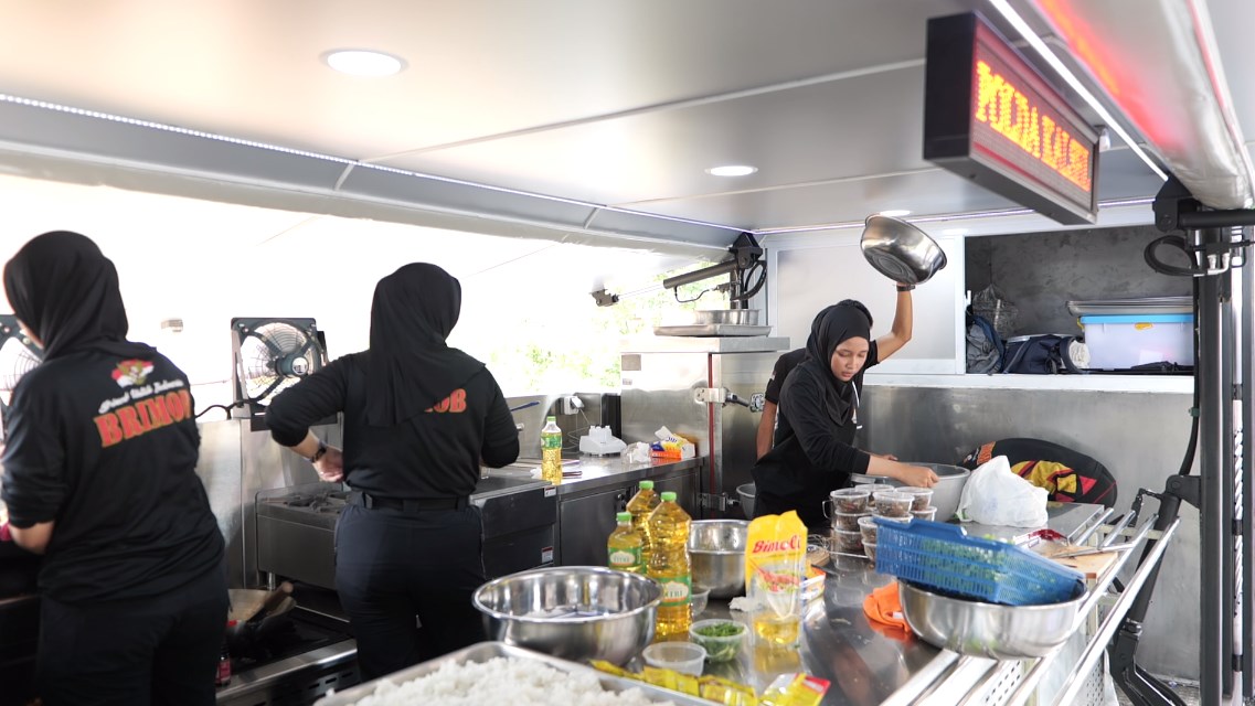 Sediakan Makan Gratis untuk Jemaah Haul, Supian HK Apresiasi Dapur Lapangan Brimob