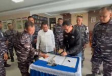 Yayasan Mahatir Mohammad Zain Berikan Mobil Operasional ke Lanal Banjarmasin