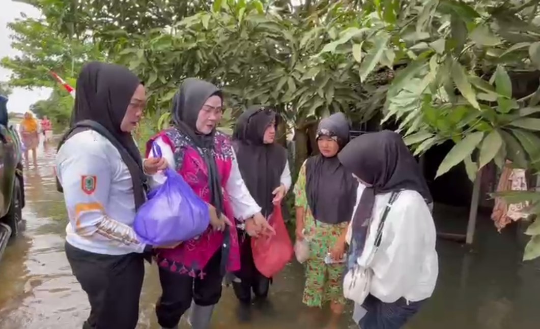 DWP Kalsel Salurkan Bantuan Sembako dan Uang Tunai untuk Korban Banjir