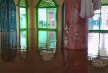 Kebanjiran, Masjid di Desa Pembantanan ‘Absen’ Ibadah Salat Jum'at