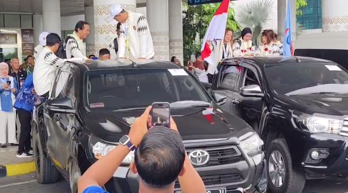 Sukses Di Ajang ASEAN Paragames Thailand, Atlet Difabel Banua Diarak Dari Bandara