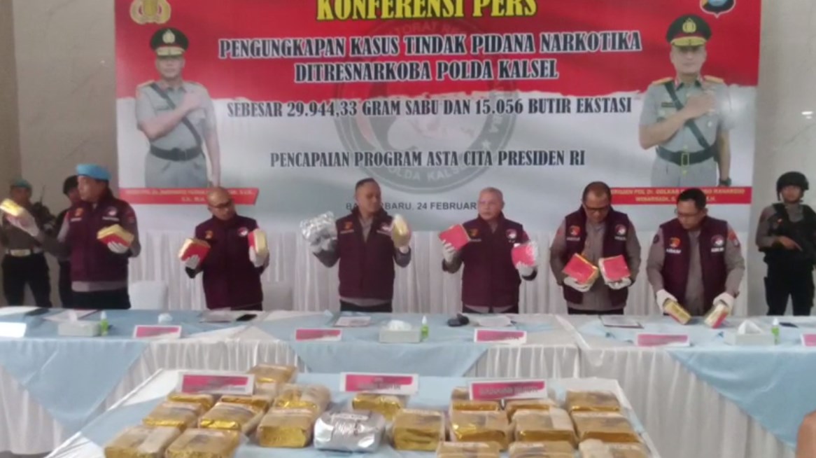 Polisi Sita 29,9 Kg Sabu dan 15.056 Butir Ekstasi