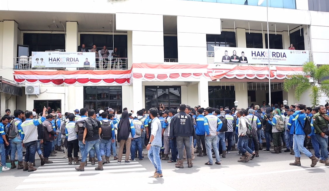 Ratusan Karyawan PT Hillcon Resah Gaji Belum Dibayar