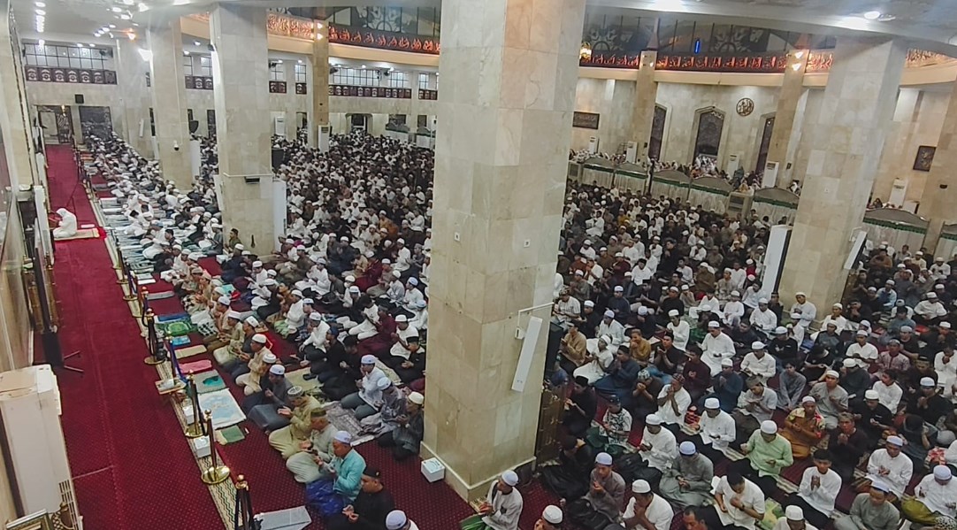 Ribuan Jemaah Padati Masjid Raya Sabilal Muhtadin di Tarawih Perdana
