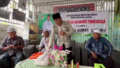 Suripno Bagikan Sembako untuk Warga, Ringankan Beban di Tengah Kenaikan Harga