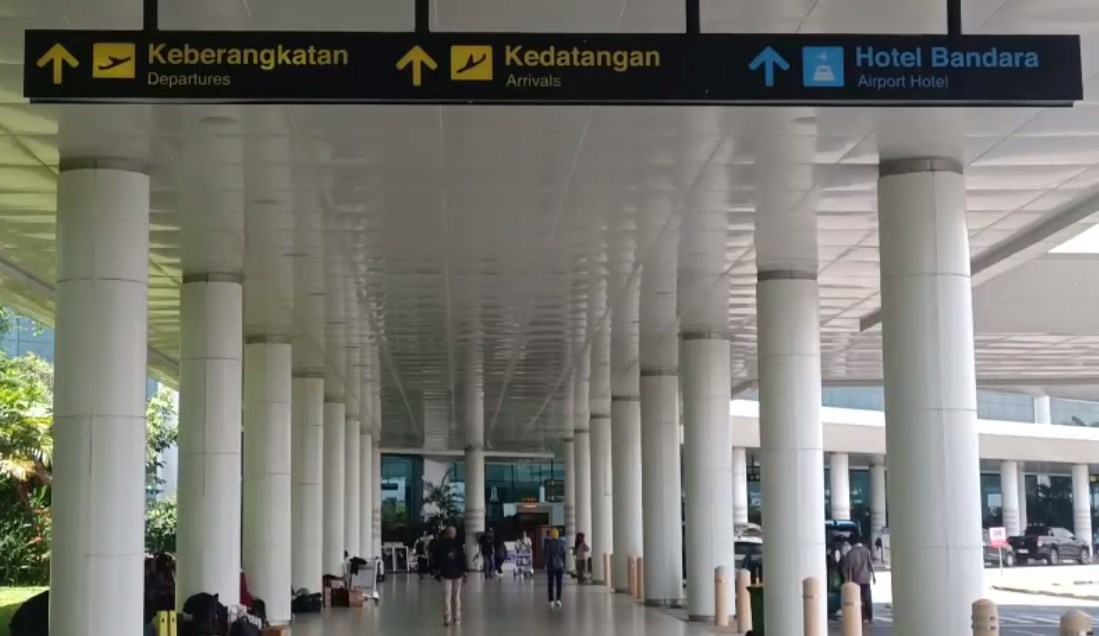 187.435 Penumpang Melintas Lewat Bandara Syamsudin Noor Selama Lebaran