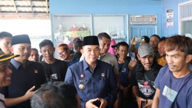 Bupati Andi Rudi Latif Siapkan Dapur Umum BerAKSI untuk Berbuka dan Sahur bagi 269 Penumpang Tertunda