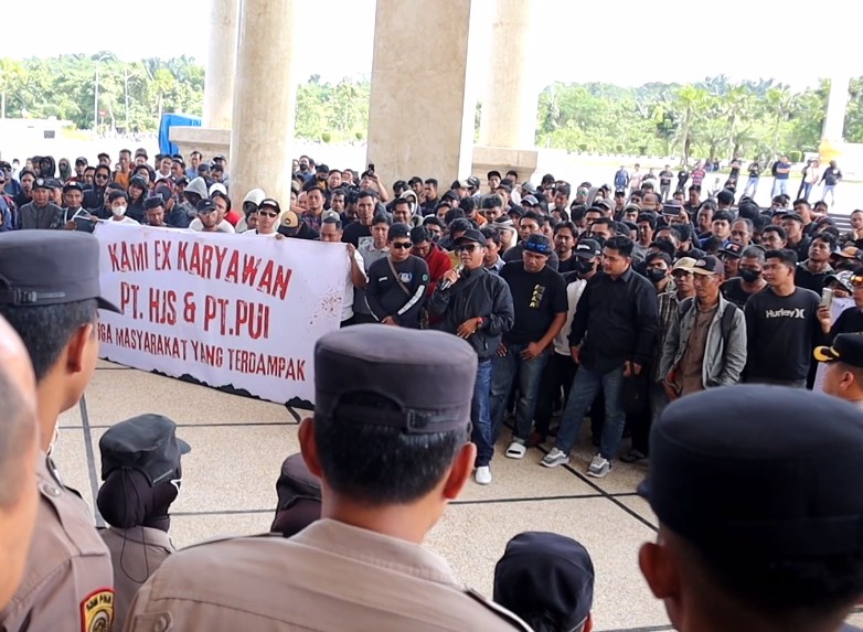 Ratusan Eks Karyawan PT HJS dan PT PUI Unjuk Rasa