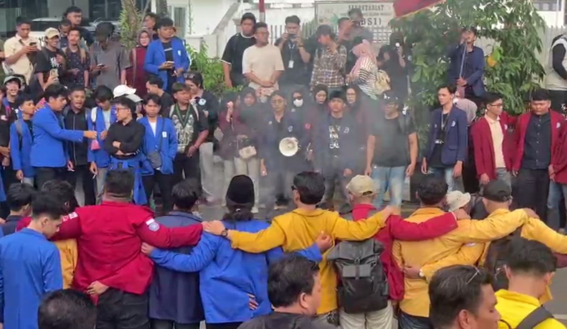 Aliansi Bemsi Kalsel Terlibat Aksi Saling Dorong Saat Unjuk Rasa