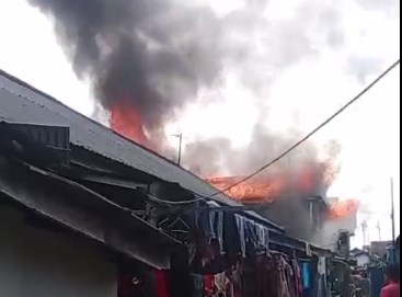 Kebakaran Di Belitung Darat Hanguskan Sejumlah Rumah Warga