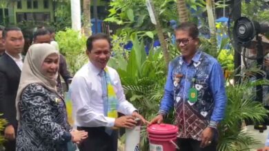 Menteri LH Tinjau Pengelolaan Sampah Di Guntung Paikat