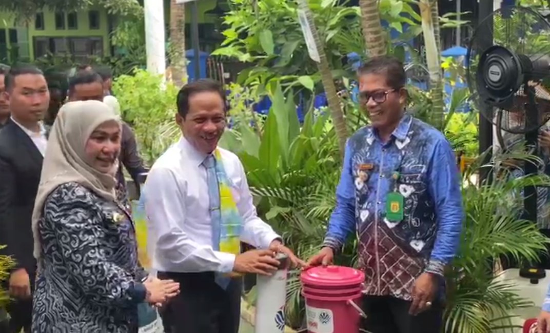 Menteri LH Tinjau Pengelolaan Sampah Di Guntung Paikat