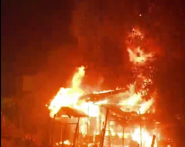 Rumah Kosong di Komplek Smanda Terbakar