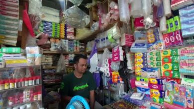 Harga Plastik Naik Hampir 50 Persen