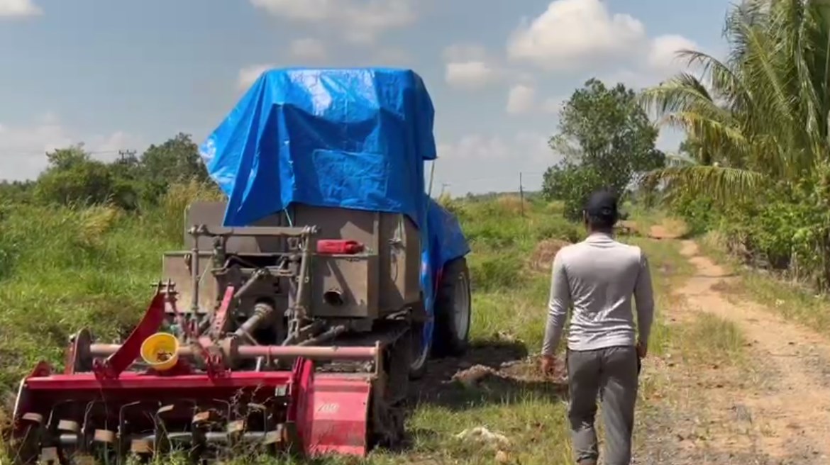 Terdampak Solar Langka, Petani Desa Penggalaman Terancam Gagal Panen