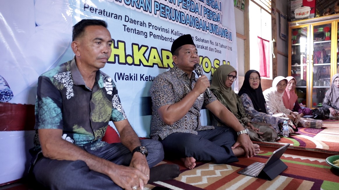 Wakil Ketua DPRD Provinsi Kalimantan Selatan, Kartoyo, mensosialisasikan Pemberdayaan Masyarakat dan Desa