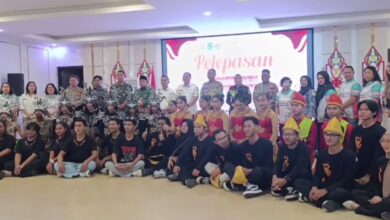 Kuala Kapuas Lepas 105 Kontingen ke Festival Budaya Isen Mulang