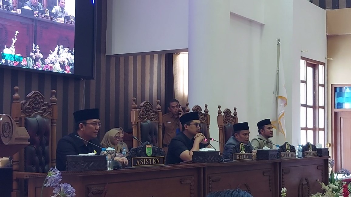 DPRD Tanbu Bahas Raperda Perizinan