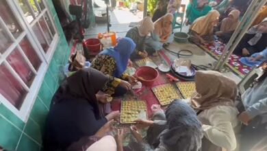 Warga Tampang Awang Didorong Produktif Lewat Usaha Kue Kering