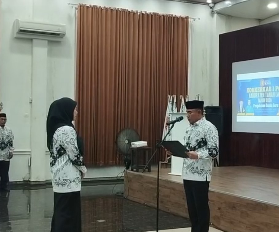 Rahmat Trianto Buka Konferensi Kerja Kabupaten I PGRI Tanah Laut
