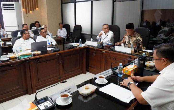 Pansus I Tekankan Regulasi Dorong PAD Tanpa Membebani Masyarakat