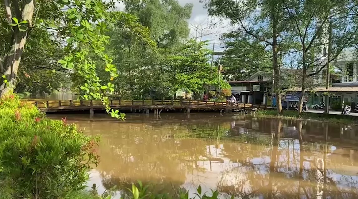 Pembangunan Jembatan Jafri Zam Zam Tertunda