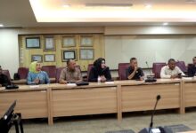 Ketua DPRD Kalimantan Selatan Supian HK bersama pimpinan dan anggota dewan
