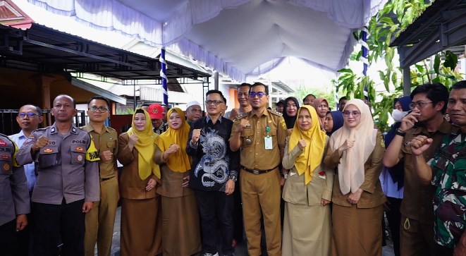 Fery Hidayat Beserta Warga Karang Mekar dan Sungai Bilu