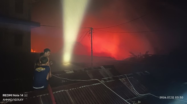Kebakaran Pasar Lima (Foto: Warga)