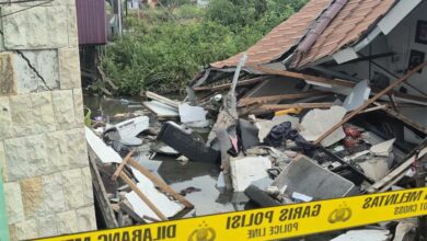 Rumah Ambruk di Jalan Tembikar Kanan