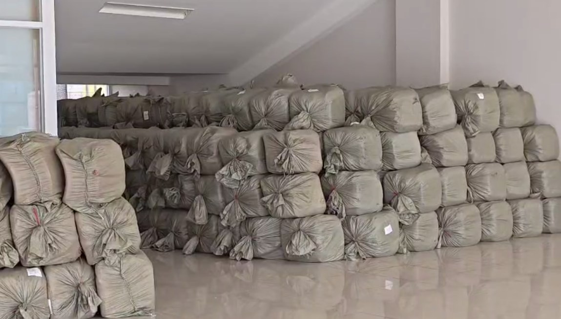 3.000 kursi tanpa lipat didatangkan