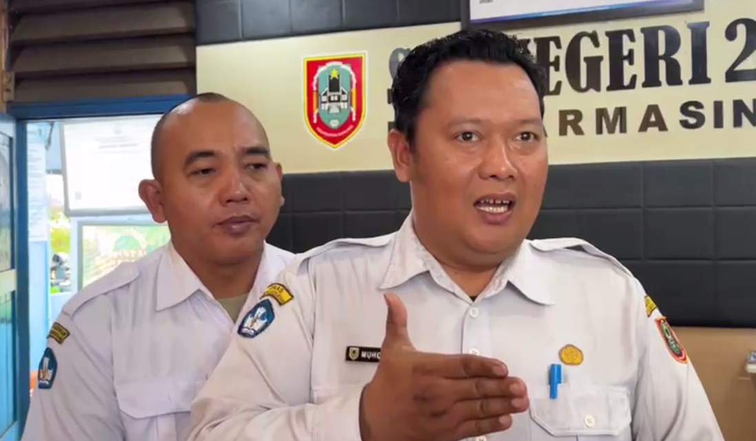Kepala SMAN 2 Banjarmasin, Muhdi Harto