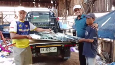 Zainal Hakim Salurkan Bantuan Bahan Bangunan untuk Korban Kebakaran di Alalak Tengah