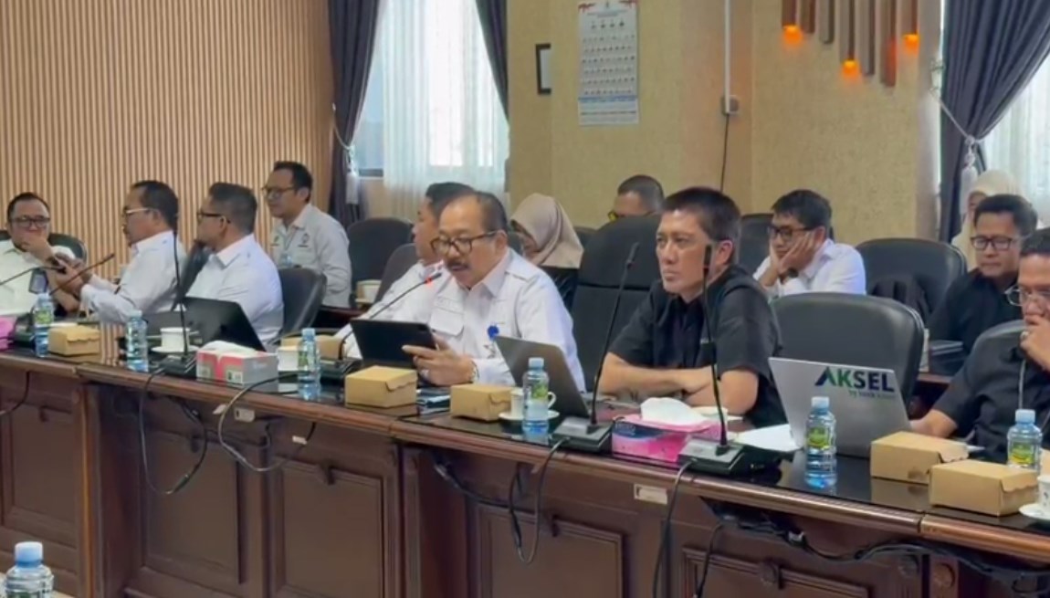 Komisi II DPRD Kalimantan Selatan saat rapat bersama PT Bangun Banua