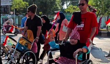 Penyandang Disabilitas di Banjarbaru Meriahkan Jalan Sehat Berbusana Adat Nusantara