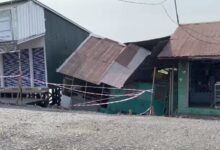 Ruko 2 Pintu di Bekas Jalan Amblas Roboh