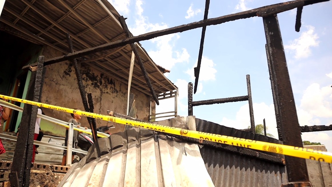 Rumah Lama Kosong Terbakar