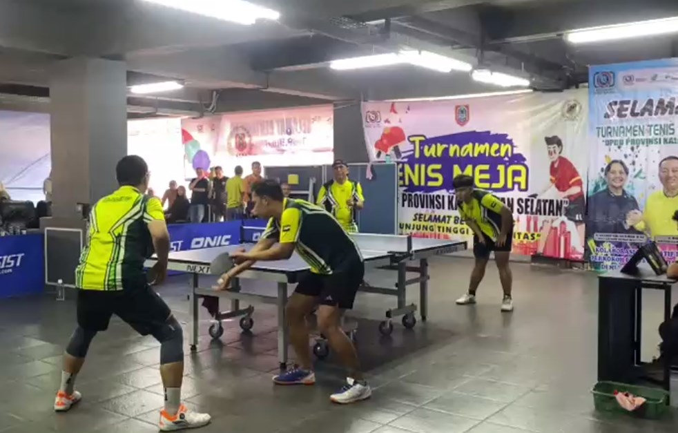 Mahkota Bunda Boyong Dua Gelar Juara Turnamen Tenis DPRD Kalsel