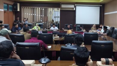 DPRD Tanah Bumbu Mediasi Sengketa Batas Desa dan Tuntutan Kerja Warga